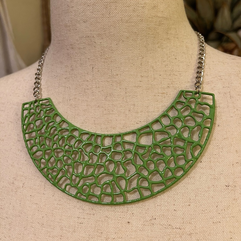 Green Cutout Statement Necklace Euc - image 4